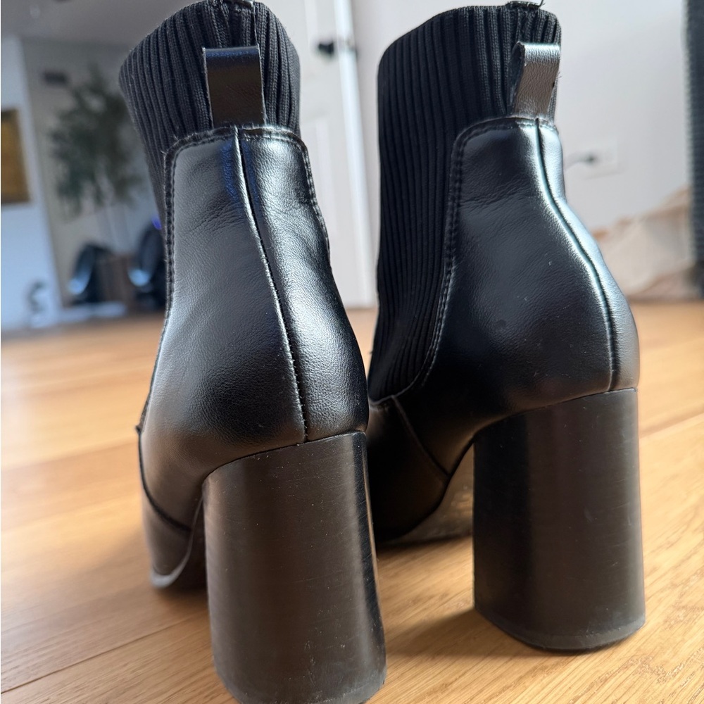Steve Madden Black Leather Ankle Stretch Sock Booties Boots Chunky Heel Womens 6 - Picture 3 of 6